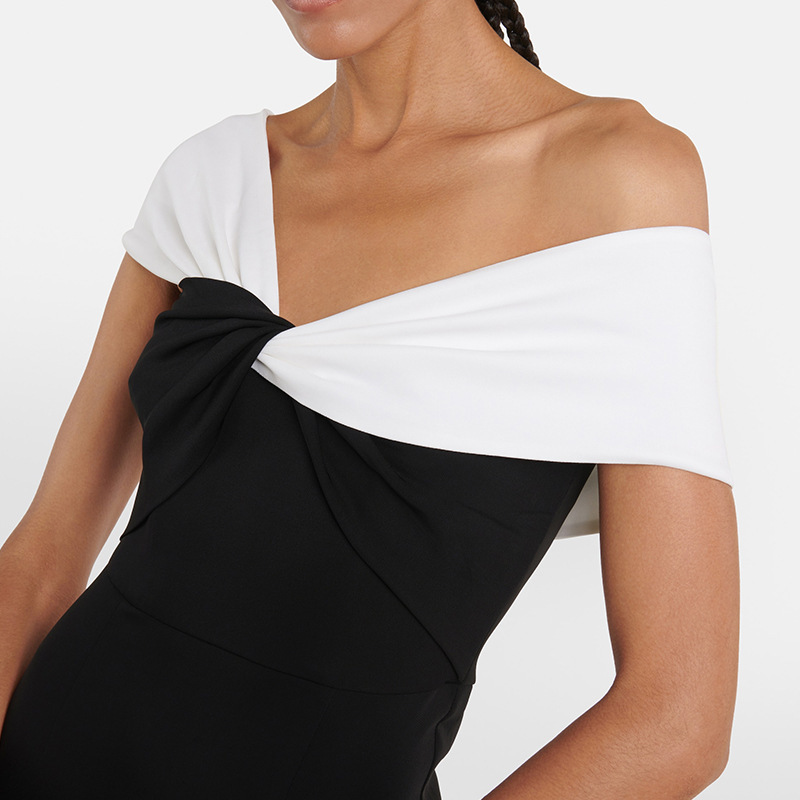 2f752ba5-548d-4fd3-b4b3-716a3b1aaec2.jpg Julia Off-shoulder Knitted Dress